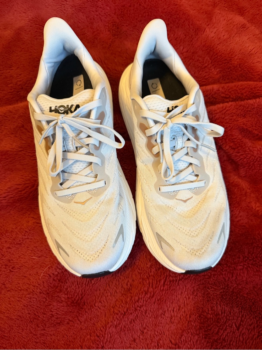 Hoka Women’s 8.5 Light Gray and White Athletic Running Shoes - Picture 1 of 12